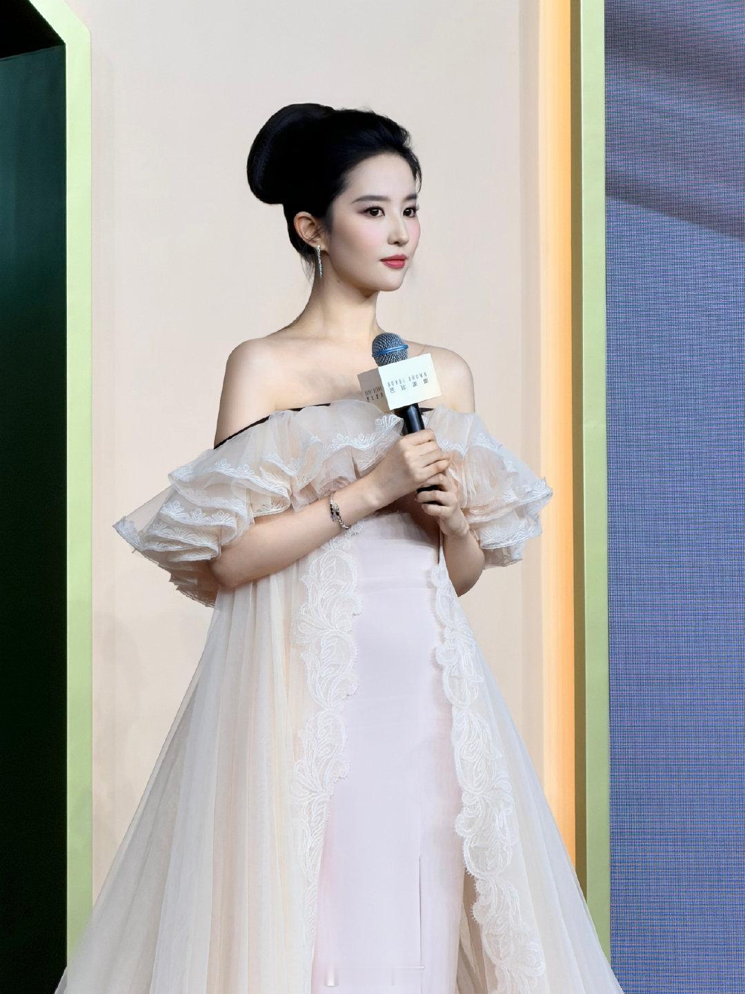 #刘亦菲[超话]#  库存 我的美茜[么么哒]#刘亦菲# ​