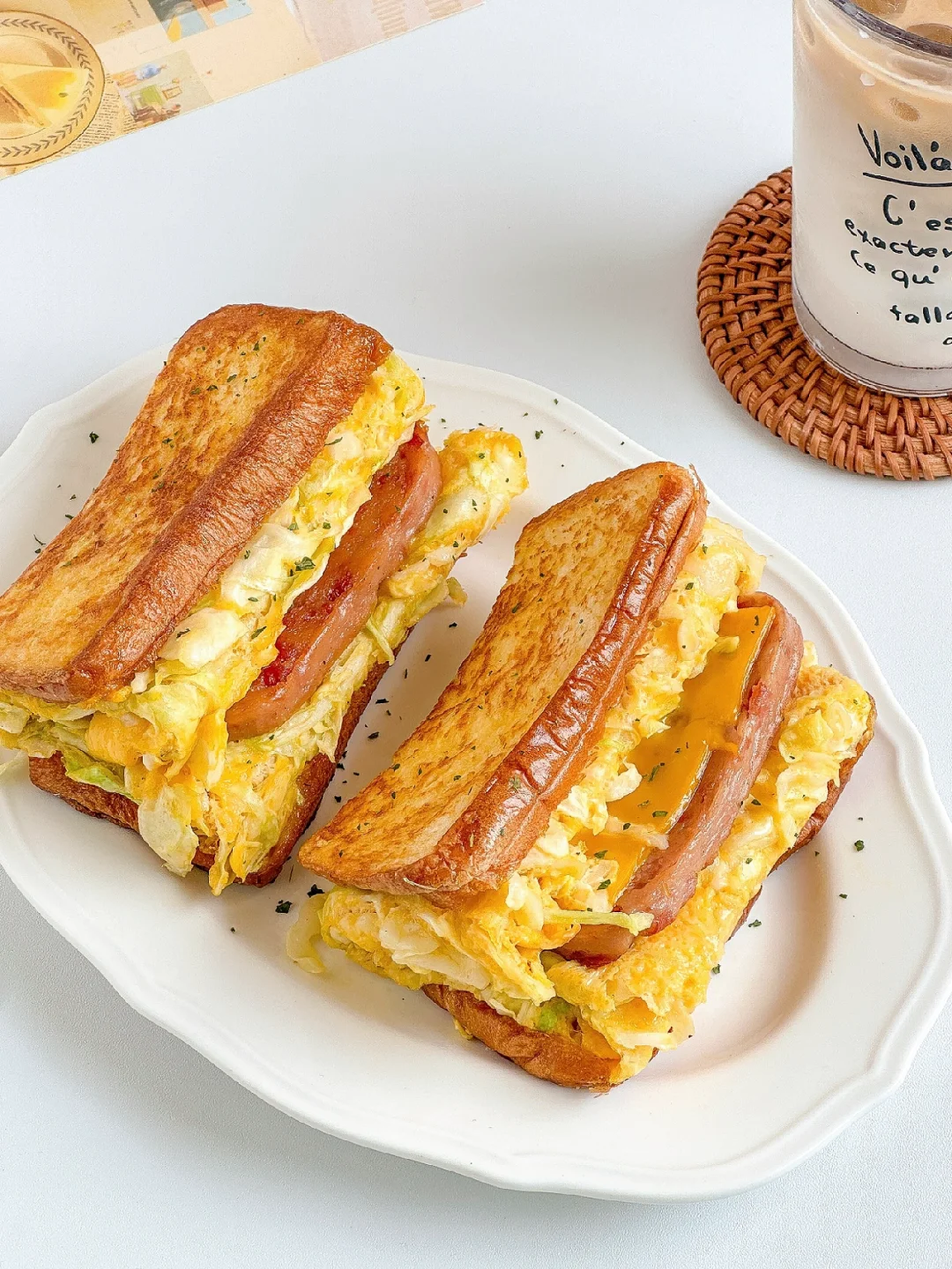 10分钟快手早餐！！包菜午餐肉蛋包三明治🥪