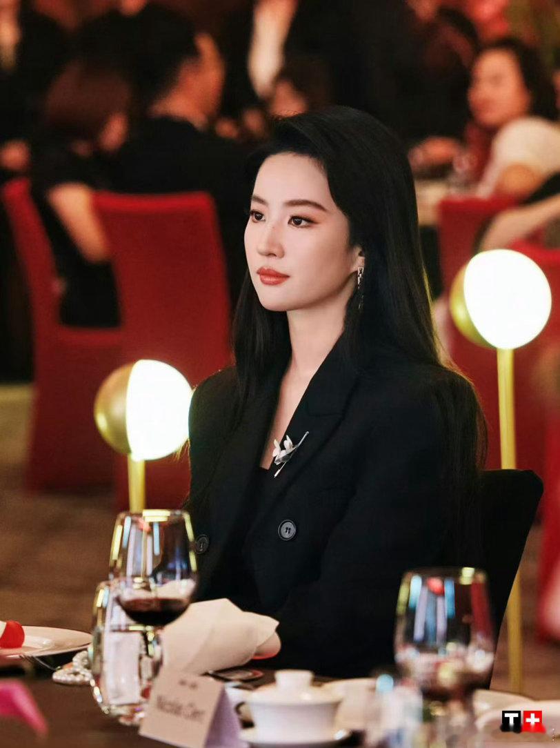 #刘亦菲[超话]# 发明天仙攻这个词的是个天才。 ​