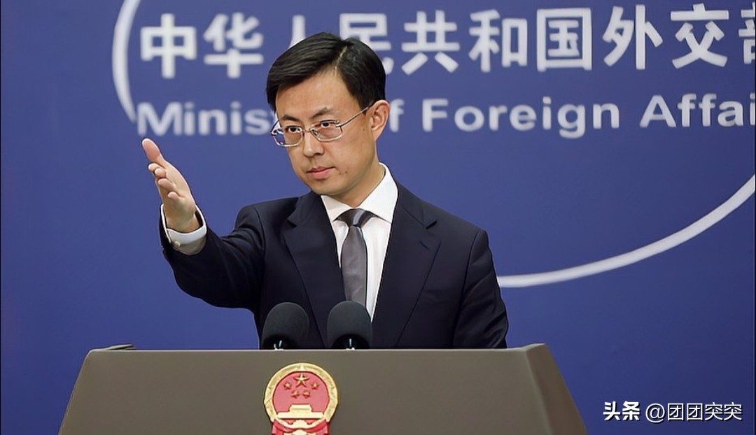 重大信息:外交部正告日本右翼势力，历史不容重蹈覆辙！
近日，外交部发言人办公室就日本右翼动向公开发声，明确表态：坚决遏止日本“新型军国主义”披着“国家正常化”的外衣滋长成势，相关内容登上网络热榜，引发广泛关注。

近些年来，日本不断大幅增加防卫预算，加速扩充军备，部分右翼势力频频炒作安全议题，不断触