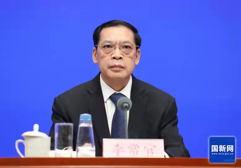 民政部数据显示，十四五期间，超过5300万老年人领取各类老年补贴，越来越多长辈实实在在感受到养老政策带来的便利。
 
现实里面不少人，包括很多老年人自己，对养老补贴了解并不多。经常能够听见身边的家属感慨，不清楚家里老人能不能申领补贴，也不知道该去哪里咨询办理。很多惠民福利摆在眼前，却因为信息不通畅，