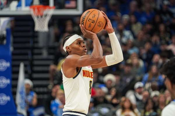 解析NBA下赛季争冠格局：骑士补齐短板，哈登有望拿下生涯首冠
 
休赛期多笔重磅交易落地，NBA进入群雄混战时代，东西部有多支具备夺冠实力的队伍。尼克斯、76人、凯尔特人、雷霆、掘金个个实力雄厚，但综合阵容完整度、补强针对性、季后赛经验，最终预测下赛季总冠军属于克利夫兰骑士，哈登将拿到梦寐以求的总冠
