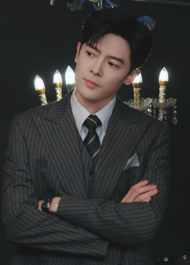 倪妮积压剧《夜旅人》过审。
《夜旅人》是2021年杀青的奇幻爱情剧！一番男主塌房了，这部剧积压5年，现在男主换脸付辛博，已经过审下证，只有24集，有望近期播出，这部剧现在看阵容还可以，除了倪妮，付辛博之外，还有王玉雯，高叶，杨仕泽等。积压剧一般就是悄悄播完，平台和艺人都不会花钱营销。 ​