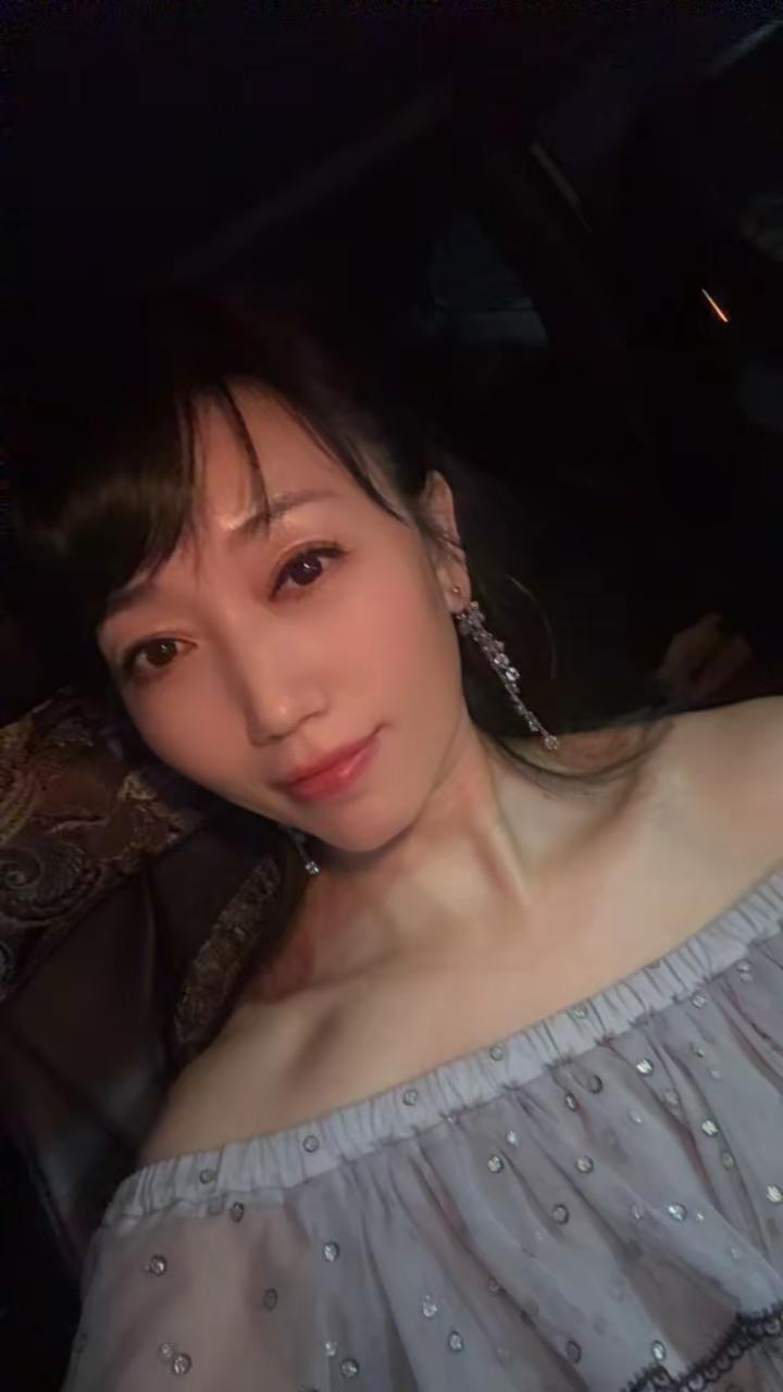 一个来自美丽的山东阿姨，今年47岁，单身，在厦门，如果愿意做个朋友的话...