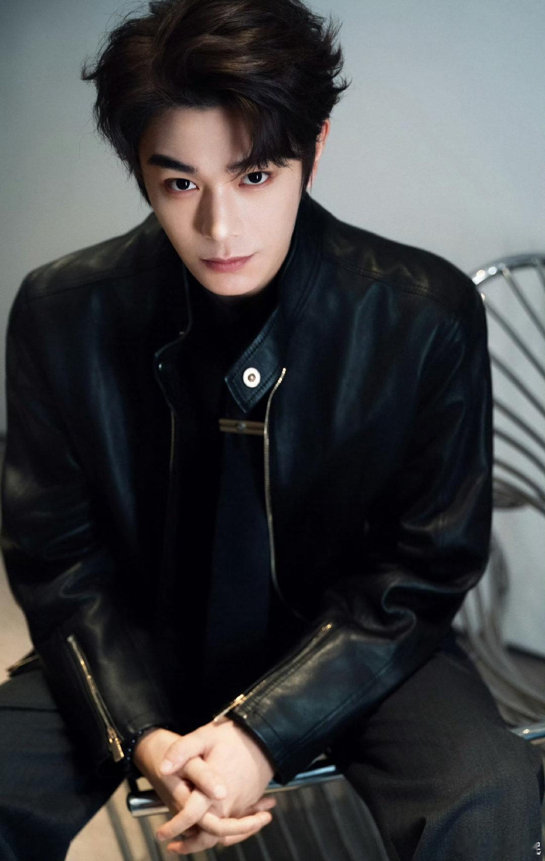 #丁禹兮赵凌# I #丁禹兮花开锦绣# 

请你大胆做自己 有刺我也抱紧你

​