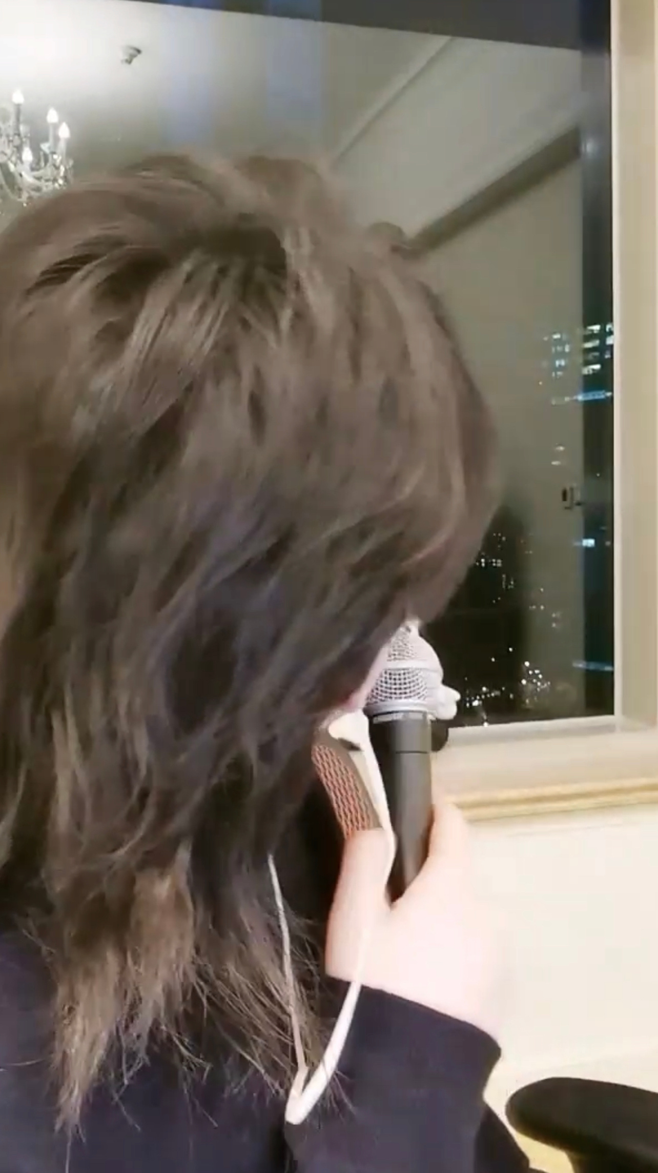快看！是谁的后脑勺子～ ​​​