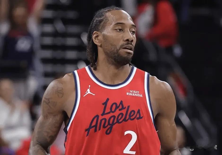 伦纳德不识好歹啊  据记者Tomer报道，伦纳德预计会在休赛期向管理层...