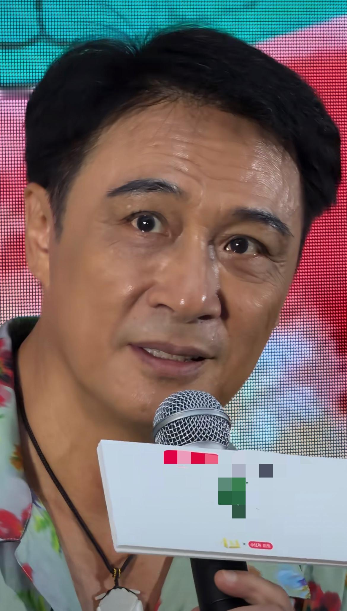 有皱纹的法拉利还是法拉利，岁月感反而还给他增加了几分男人味道。