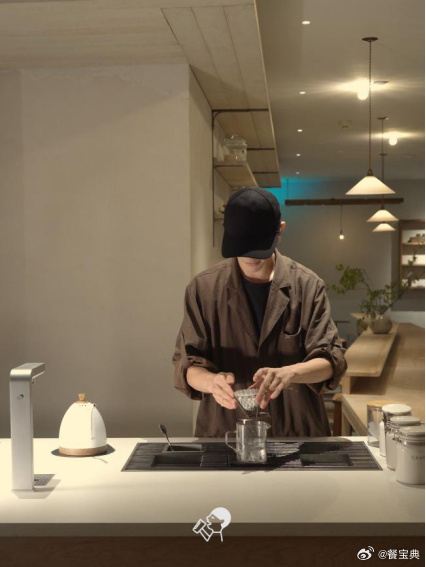 【“喜茶 工艺”全国首店落地广州】7月8日，喜茶全新店型「喜茶 工艺...