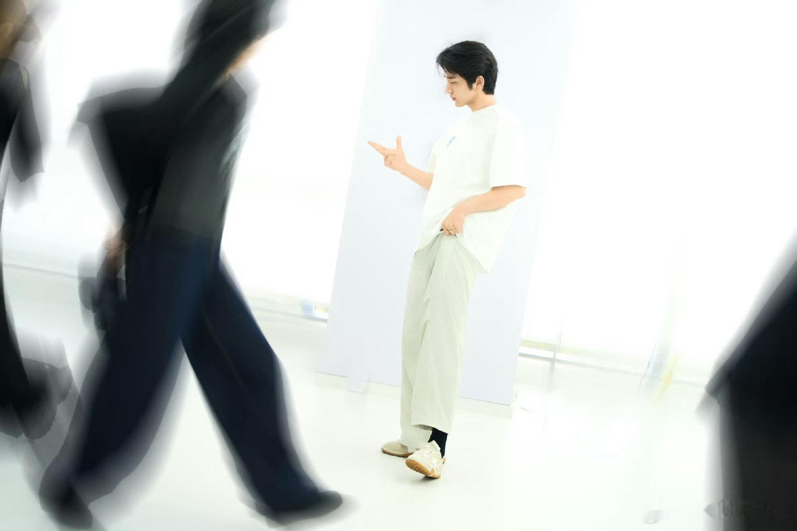 #张新成[超话]# 漂亮小猫🥰#李佳薇张新成甲乙丙丁合唱版##张新成世赛闭幕式演唱技能之声##张新成[超话]##张新成世界技能大赛开场幕后# ​