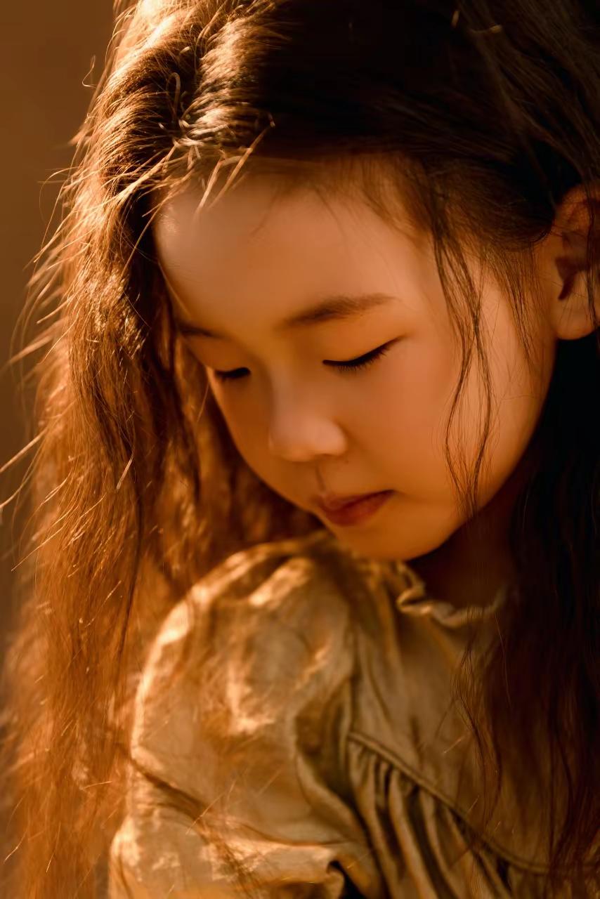 <p>创作灵感  清冷感写真 又酷又飒的小姐姐 就是这个范 <!--{...