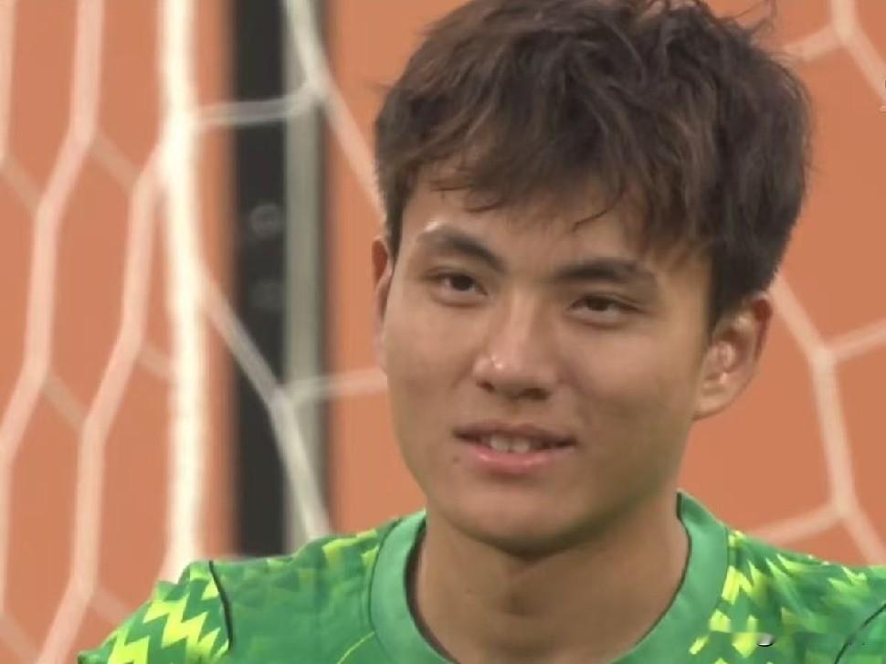 U23国足摘铜｜点球大战李昊两连扑
凭借李昊在点球大战的神勇发挥，以及小伙子们的团结一心。u23男足击败乌兹别克斯坦，拿下名古屋亚运会铜牌。
在安东尼奥带领的这届队员身上，我们看到了血性和团结。每名队员都发挥了自己的作用和价值，恭喜小伙子们！你们创造了历史！⚽🥉
u23国足