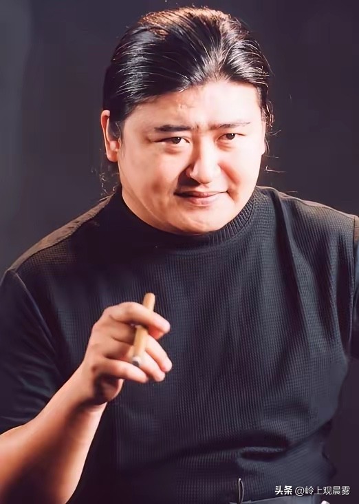 歌手刘欢，有一天接到一个电话，朋友给介绍个活，晚会压轴，报酬不低，而且车接车送，