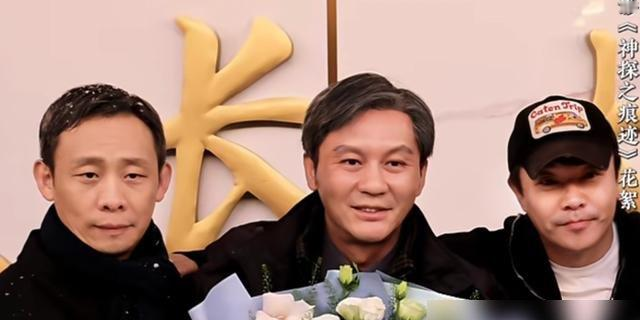 你被嫌弃的那个特质，可能就是你这辈子最大的本钱！
康洪雷当年拍《士兵突击》，陈思诚主动请缨演许三多，导演直接当面拒了他。理由很扎心——“你看看这桌饭局，许三多是里头最不受待见的那个人，你是最漂亮、最受欢迎的。”康洪雷转头给他量身定制了成才，全剧最精明、最有野心、最会算计的角色。陈思诚后来自己也说，当