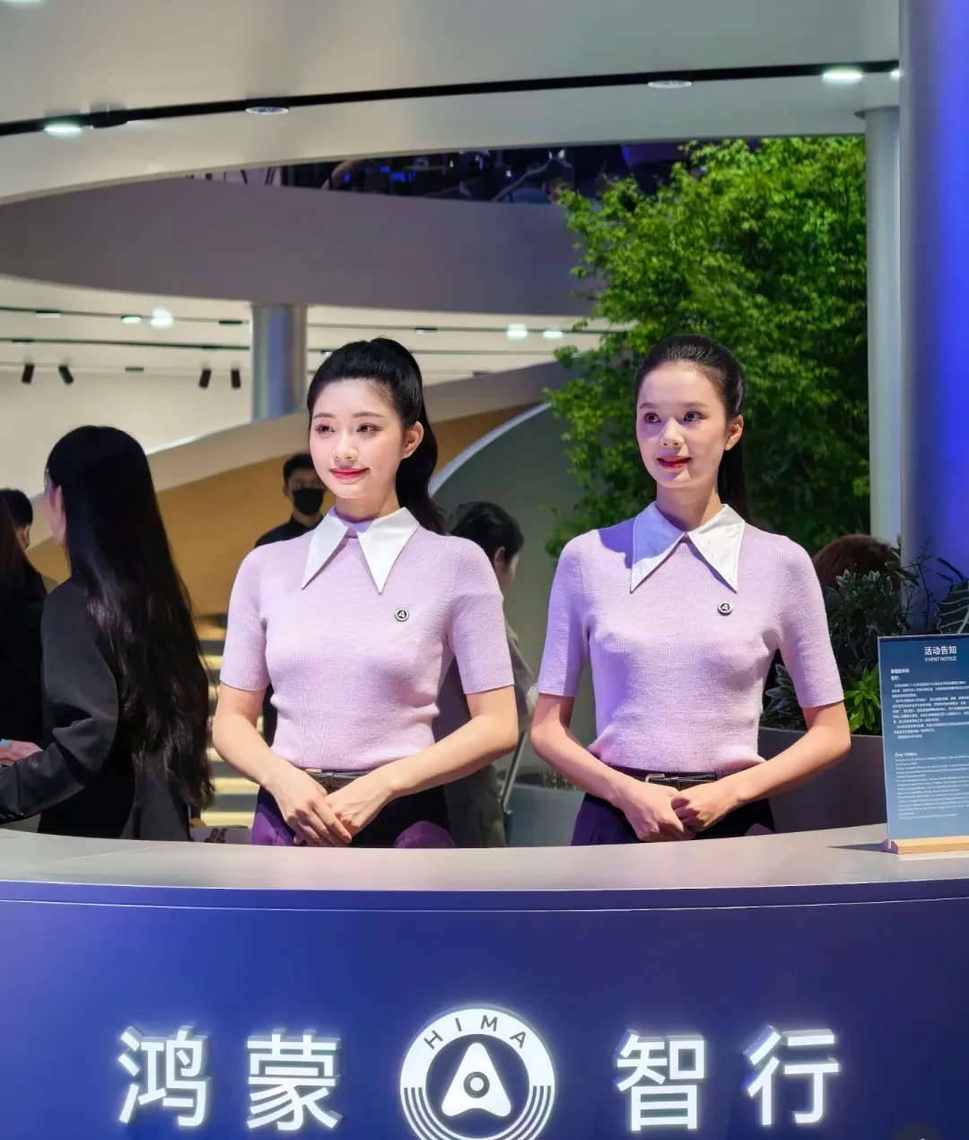 万万想不到！2026年成都国际车展，十大豪车大牌集体摆烂：

1、保时捷不来
2、劳斯莱斯不来
3、宾利不来
4、兰博基尼不来
5、玛莎拉蒂不来
6、雷克萨斯不来
7、捷豹路虎不来
8、英菲尼迪不来
9、特斯拉不来
10、路特斯不来

2026 年第二十九届成都国际车展（8 月 21 日开幕）确认缺