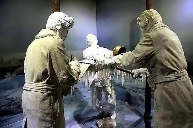 梅毒破万，救命药告急——日本正在用一场危机告诉我们什么

一种古老的病，一种发明了约80年的药，偏偏在2026年，同时出了问题。

2025年全年，日本梅毒报告确诊病例超过13000例，已连续第四年保持在万例以上的高位。就在这个时候，梅毒的首选治疗药物青霉素，在日本出现持续短缺。

一边感染数字居高