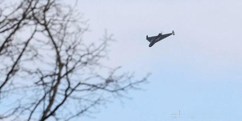 乌外交部长：白俄境内的设备被用于支持俄对乌无人机袭击

乌克兰外交部长司比哈表示，位于白俄罗斯境内的信号转播设备被用于支持俄罗斯对乌克兰的无人机袭击。

司比哈在社交网络平台X上发布的一篇帖子中写道：“白俄罗斯是俄罗斯在对乌战争中的同谋。其领土、基础设施和资源继续被俄罗斯军事机器所利 ​