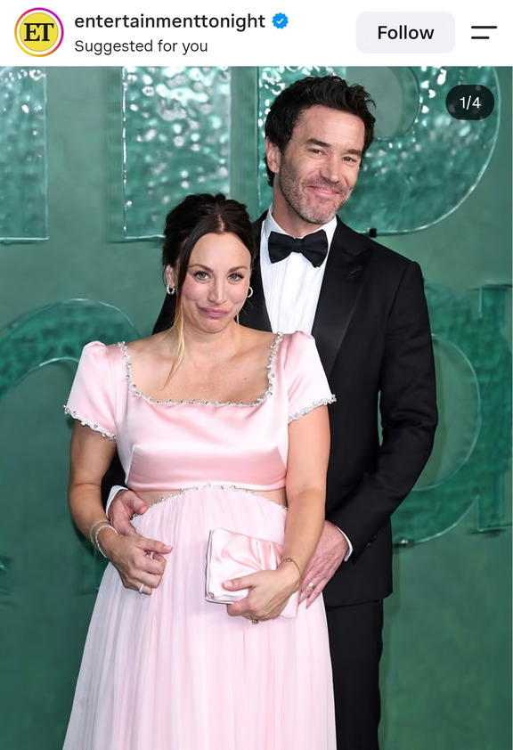 生活大爆炸Penny扮演者和未婚夫出席艾美奖
