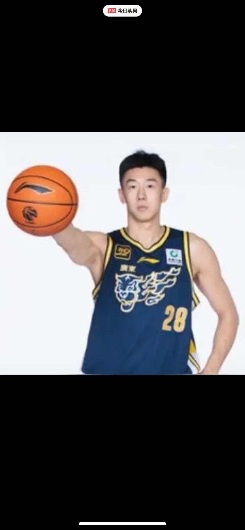 王少杰，广东东阳光男篮球员，身高2.08米，体重104公斤，司职中锋。...