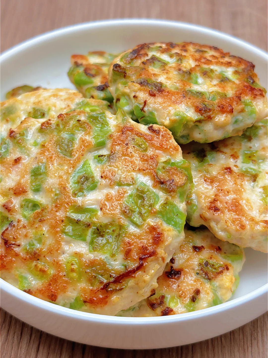 这个鸡胸肉饼也太好吃了，一个饼才30大卡😋