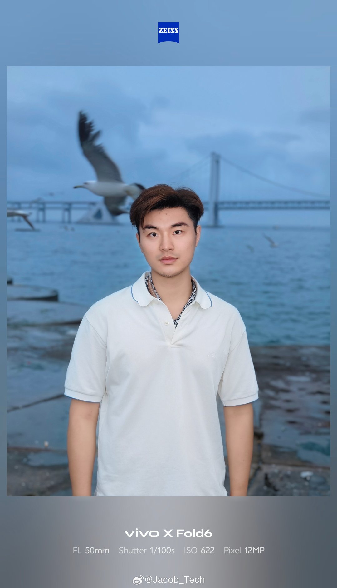 不得不说vivo的这个闪光人像真的很好拍了好吧[捂嘴哭]
当时大连的天气是跟图1那样，非常的暗的阴天[晕]光线真的很差，我就想说用vivo人像模式拍拍看好了
没想到，直接来感觉了[跪了]就算是海鸥也抓到了，就很出片咯[举手]
#vivo[超话]#  ​