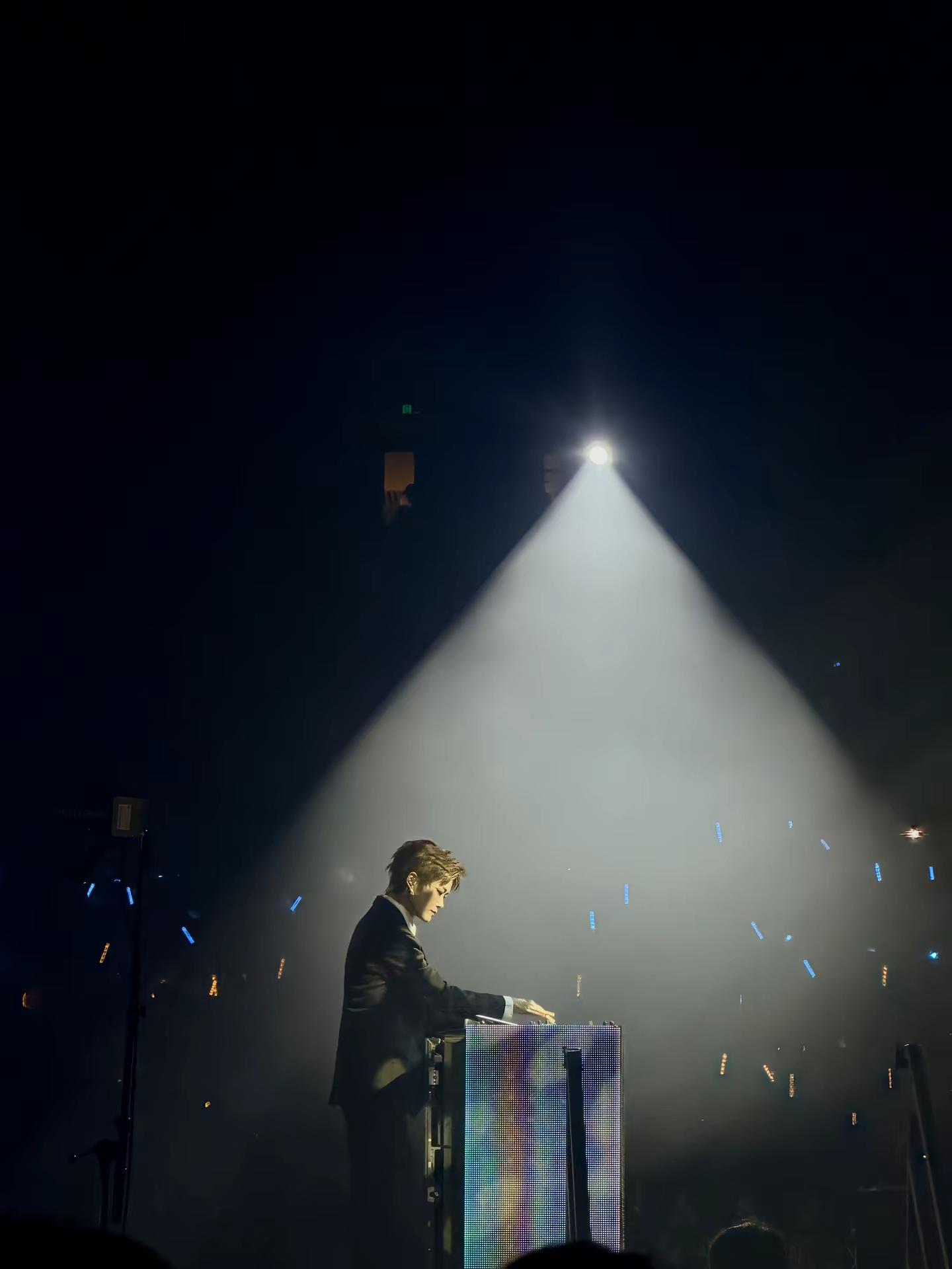 wuli春春掌门人！永远的榜样🔥祝春春姐演唱会圆满成功✨如愿听见现场版《冬天快乐》，太开心了.