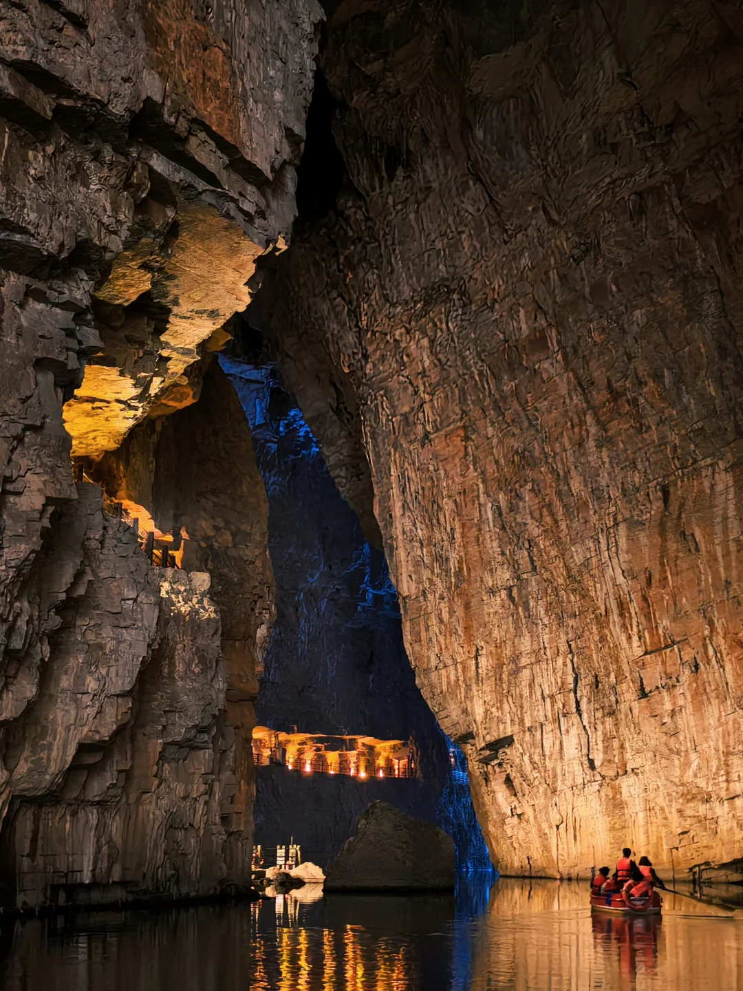 哇…我坐上了灵魂摆渡船！🛶
