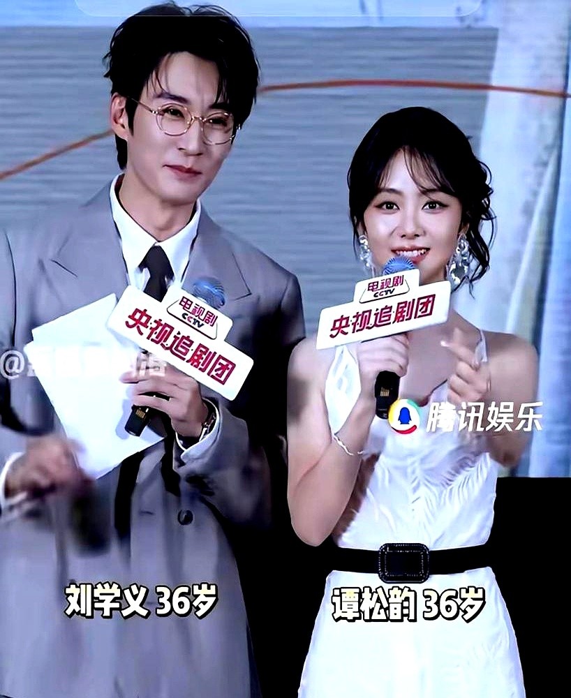 喊开机，上一秒饿得直嚎的刘学义，瞬间把情绪砸进谭松韵眼里。

拍兰香如故时，这俩人一秒入戏，连呼吸节奏都咬得死死的。谁都不抢戏，谁也都接得住。

镜头外完全是另一副做派。刘学义死磕身材断了碳水，天天在片场瘫着嚎好累哟，还总在深情对望时疯狂抛梗，逗得谭松韵笑到蹲地。

闹归闹，刘学义看得很透：可爱只是