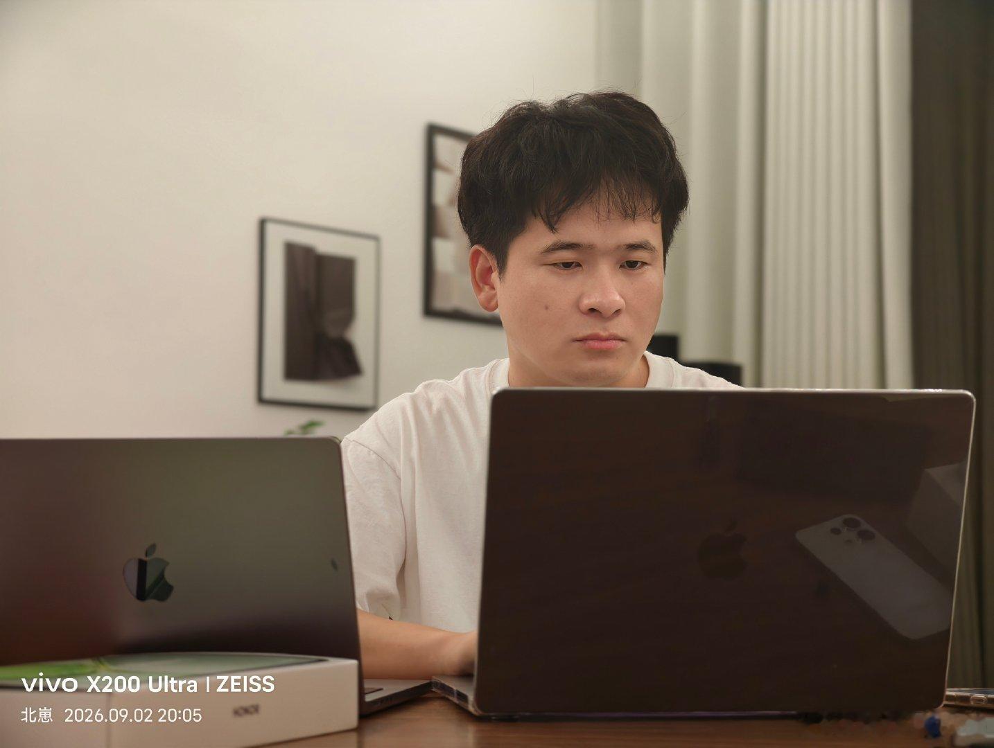 #手机涨价以为会疯抢结果询价都没人#已经感受到9月份的强度了，两台电脑已经不够用，准备买一个MacMini[允悲][允悲][允悲] ​