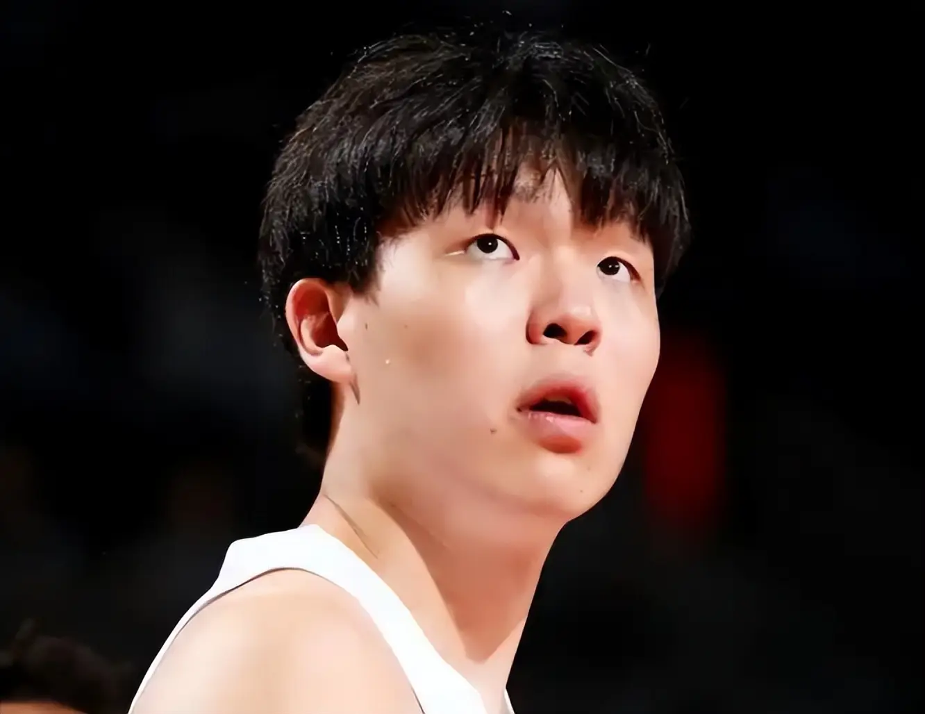 姚明埋的种子悄然发芽！杨瀚森为代表的新生代天赋爆棚，中国男篮正在崛起！

别老说中国男篮没救了，种子真在冒头：
朱正冲、张宇辰能投能传，都在美式环境里熬；
林葳外训后敢打敢收；
张博源走美高/NCAA路线；
王俊杰+胡金秋把四号位撑厚了。

杨瀚森这块“中轴”最金贵——能上线拿球、能看人、能分球。可