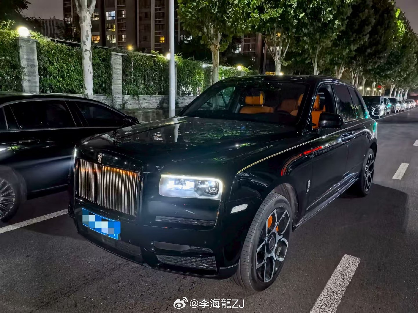 20年库里南四座流星 3万公里 白/橙 贴黑色膜 原版原漆💰 ​