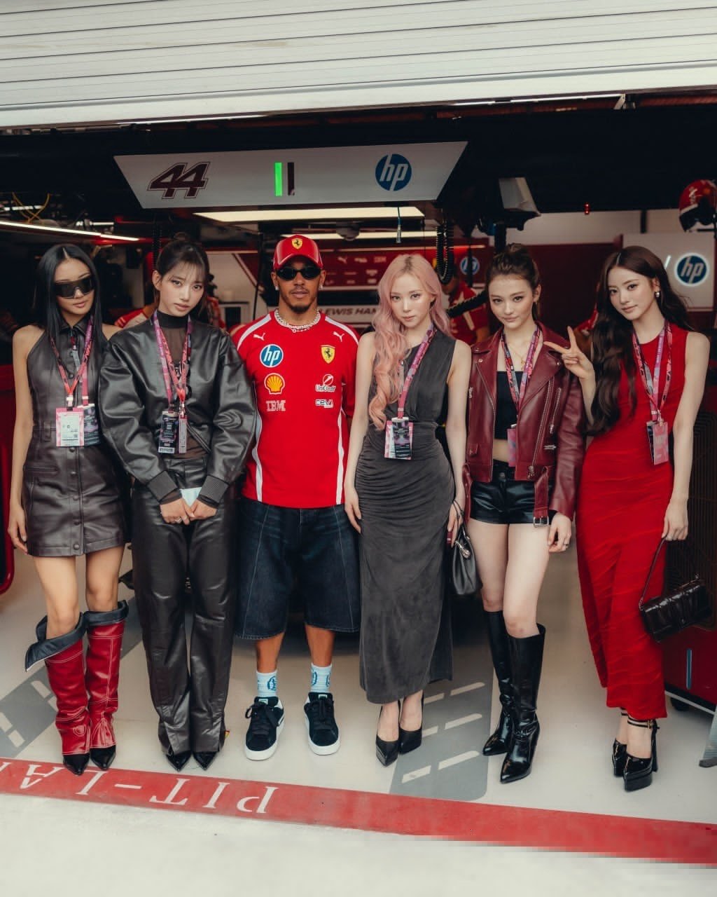 261014 scuderiaferrari更新

Worlds merging in Singapore 🏁🐈‍⬛ ​