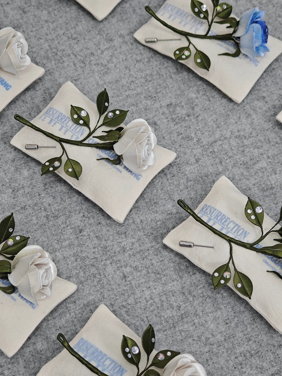 我給每朵花都做了一個小枕頭🥰