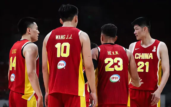 定了！今晚央视全程直播，中国男篮战乌拉圭