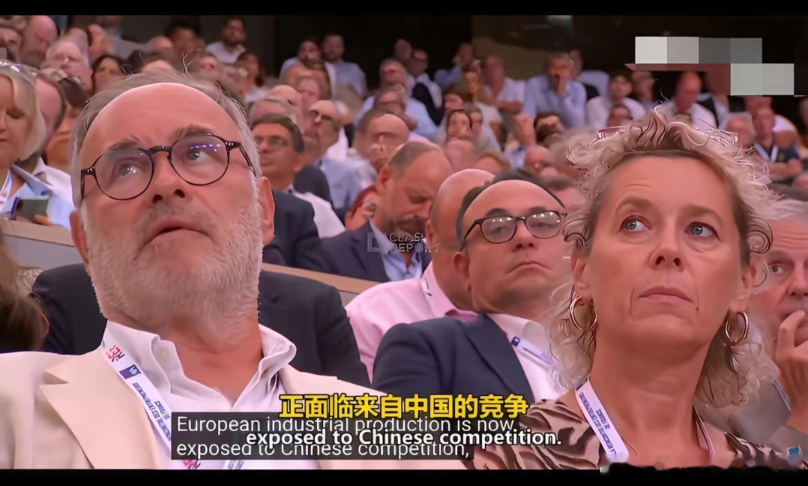 欧洲委员会主席冯德莱恩宣称：“当对话不足以解决问题时，我们必须准备好充分运用我们的手段。”
​冯德莱恩表示，与中国的贸易逆差达到每天10亿欧元，这种状况不可持续，将动用相关手段“去风险”。
​由此可见，西方那些国家向来如此。他们实力强大时，便大力鼓吹自由贸易，将自由贸易的益处说得天花 ​