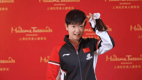 孙颖莎蜡像入驻上海杜莎<br />刚拿下大满贯第六冠，又入驻杜莎蜡像馆...