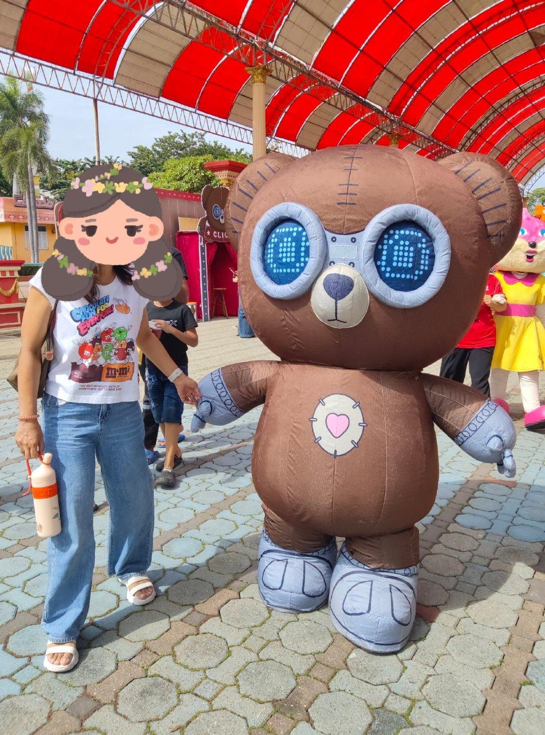 曼谷暹罗奇幻主题乐园中JISOO“CLICK”相关宣传🧸 ​