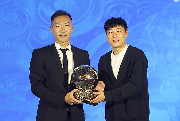 按照计划，中国男足将于6月初，也就是中超联赛半程结束后重新集中，随后将...