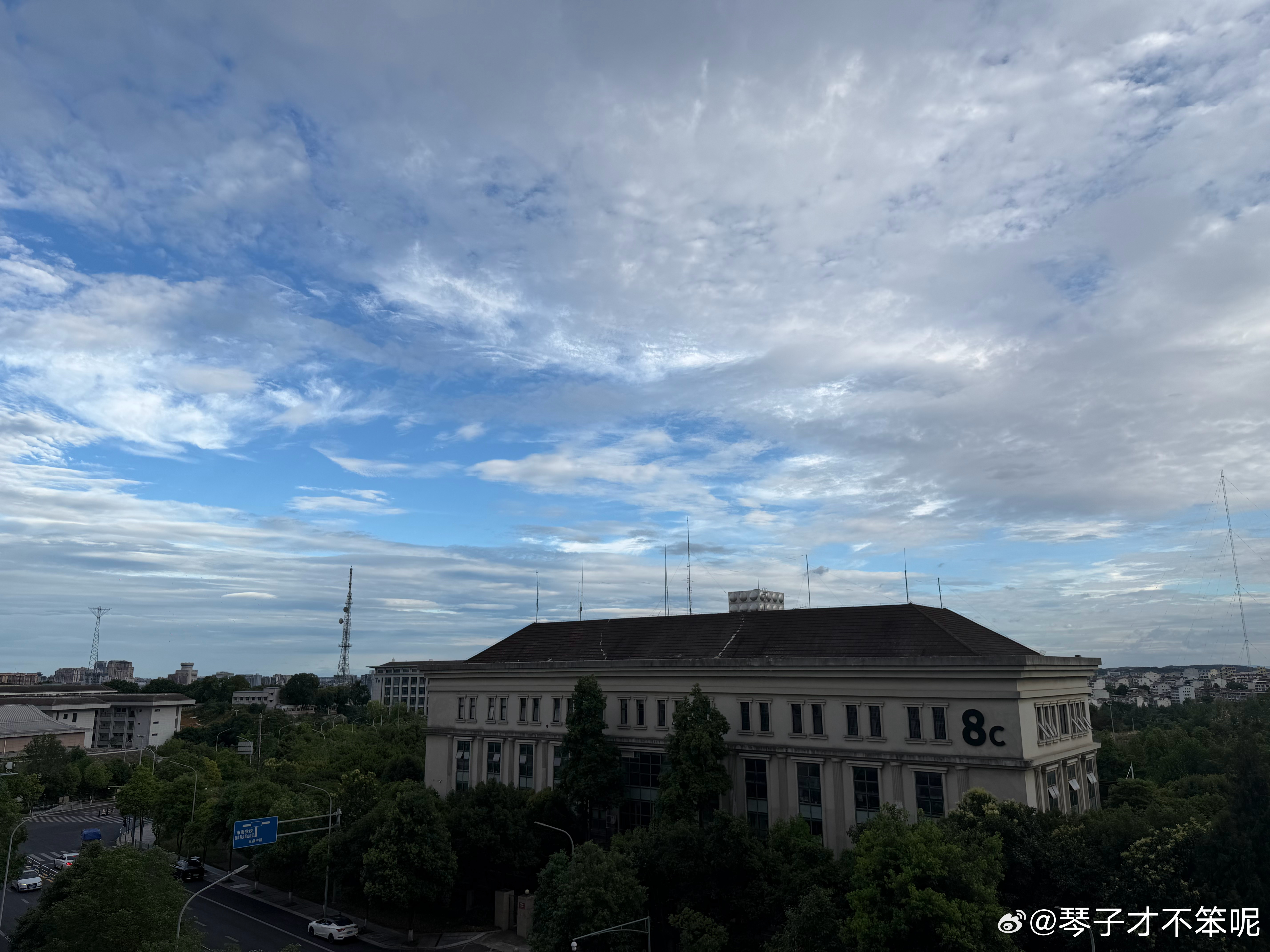 顺遂不是没有烦恼，是烦恼来了你不跟它较劲。  人生下半场，拼的不是谁更...
