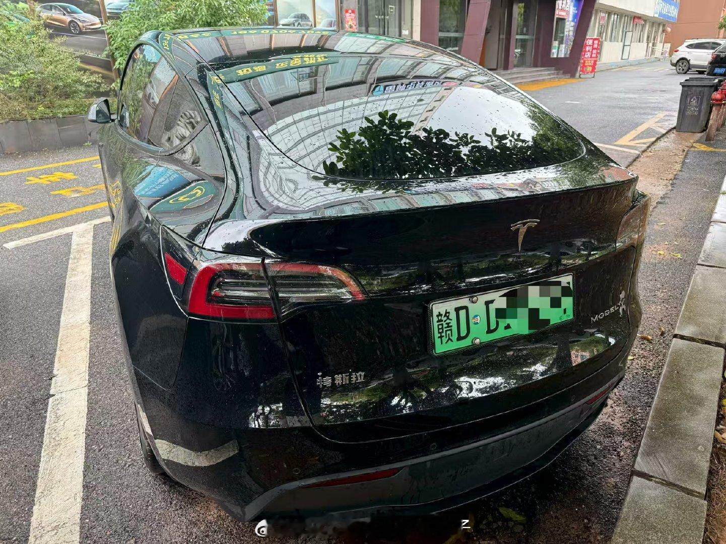 买下23年特斯拉Model Y
原版原漆、4万多公里
喜欢的把握🫴15多出 ​