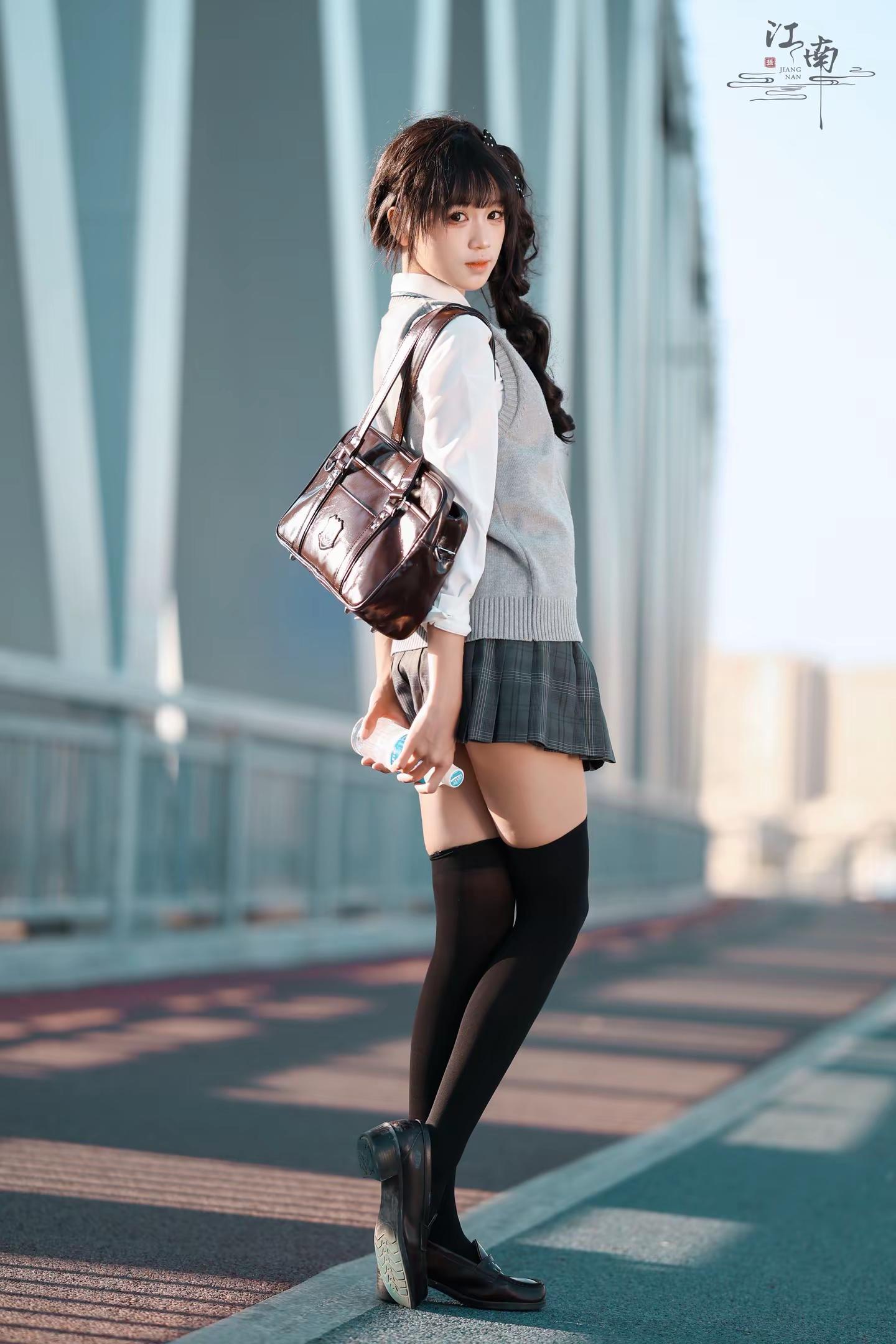 小姐姐说她是校霸。