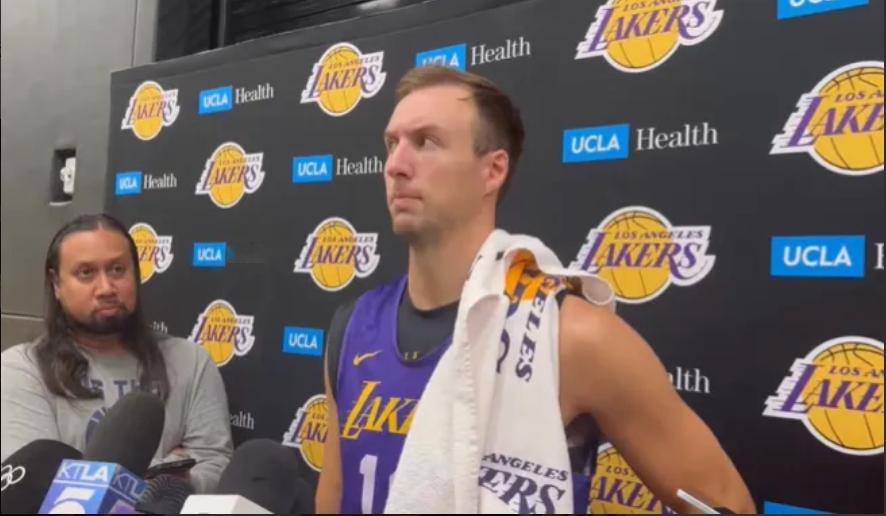 肯纳德谈被罚2.5万美元：我永远会支持我的队友  昨天NBA官方宣布...