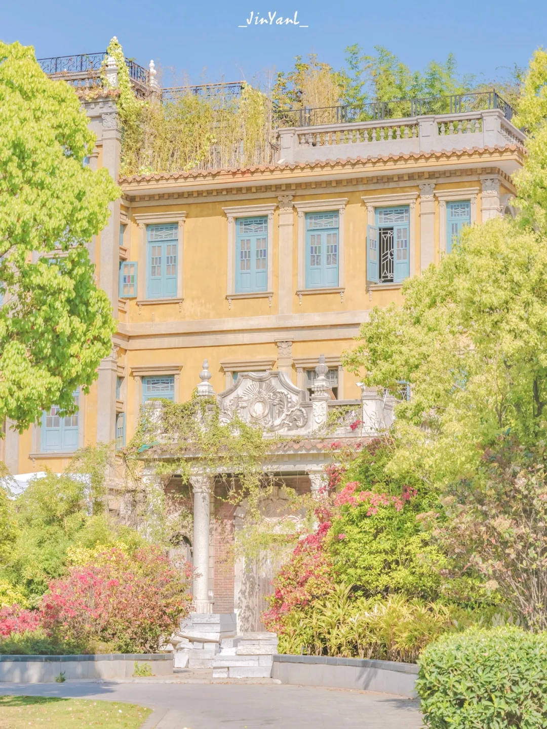 我在厦门拍到三角梅包围的童话城堡‼️超梦幻