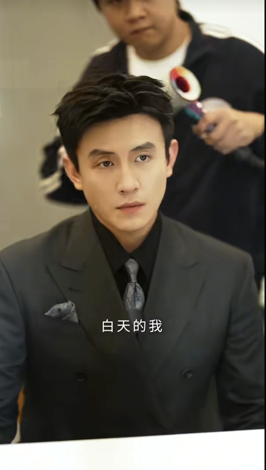 #演员刘萧旭[超话]# 💚#向全世界安利刘萧旭# 
🌟星河伴萧，晚风赴旭[太阳]刘下每日记忆💚
📝98和98⭕一天2026.09.25中秋节🥮
1️⃣刘萧旭个人抖🎶更新，27号晚8:00，Olay直播
2️⃣刘萧旭工作室抖🎶更新，中秋快乐，话剧排练ing
3️⃣抖🎶OLAY官方旗舰店直播间，商务➕1
4️⃣刘萧旭? ​