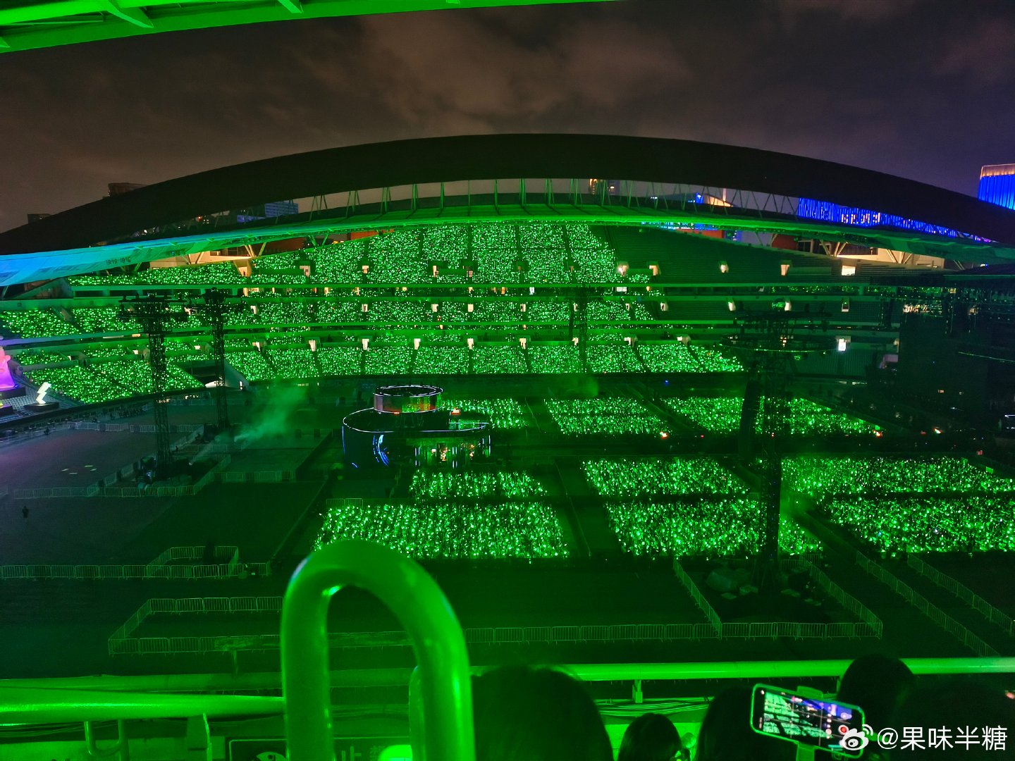 #王源南京上座率夯爆了#绿海茫茫💚💚💚💚 ​