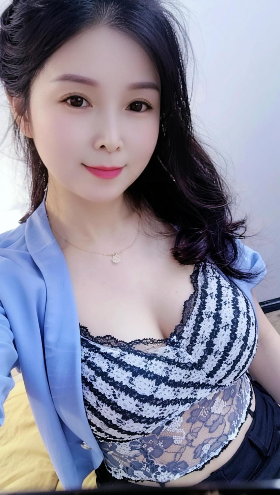 <p>AI柔美少妇写真 ai创作 <!--{img:0}--></p>...