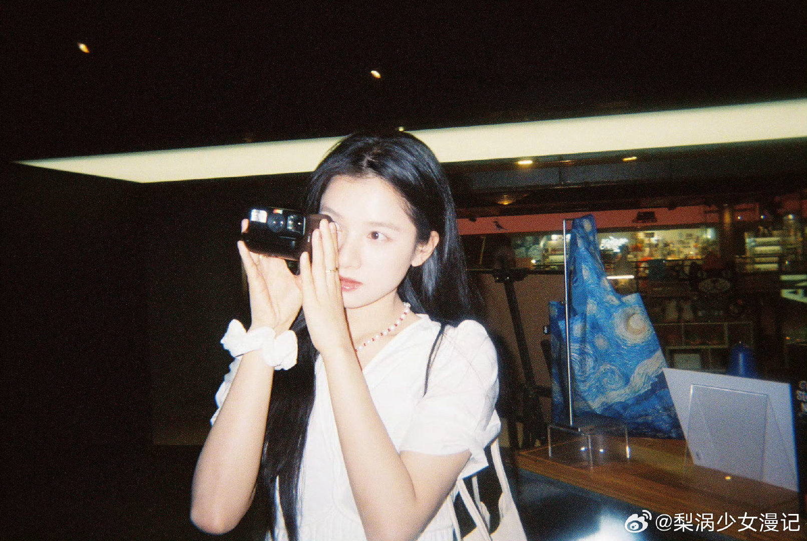 #张婧仪代言比亚迪秦max#zjy#张婧仪#

“玫瑰肆意的拥抱万物，绽放于四季” 
𝓡𝓸𝓼𝓮𝓼 𝓮𝓶𝓫𝓻𝓪𝓬𝓮 𝓪𝓵𝓵 𝓽𝓱𝓲𝓷𝓰𝓼 𝔀𝓪𝓷𝓽𝓸𝓷𝓵𝔂 𝓪𝓷𝓭 𝓫𝓵𝓸𝓼𝓼 

​