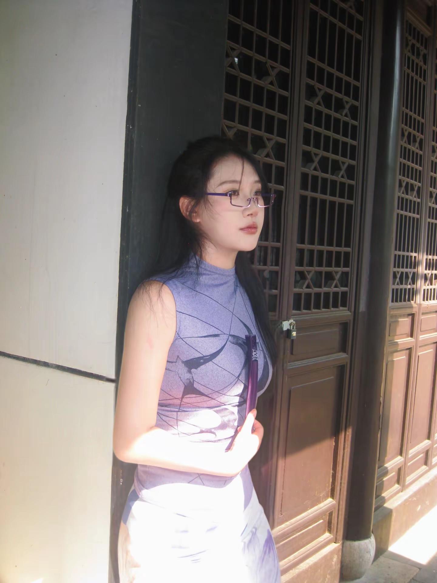 拍到了一个好清冷的小姐姐