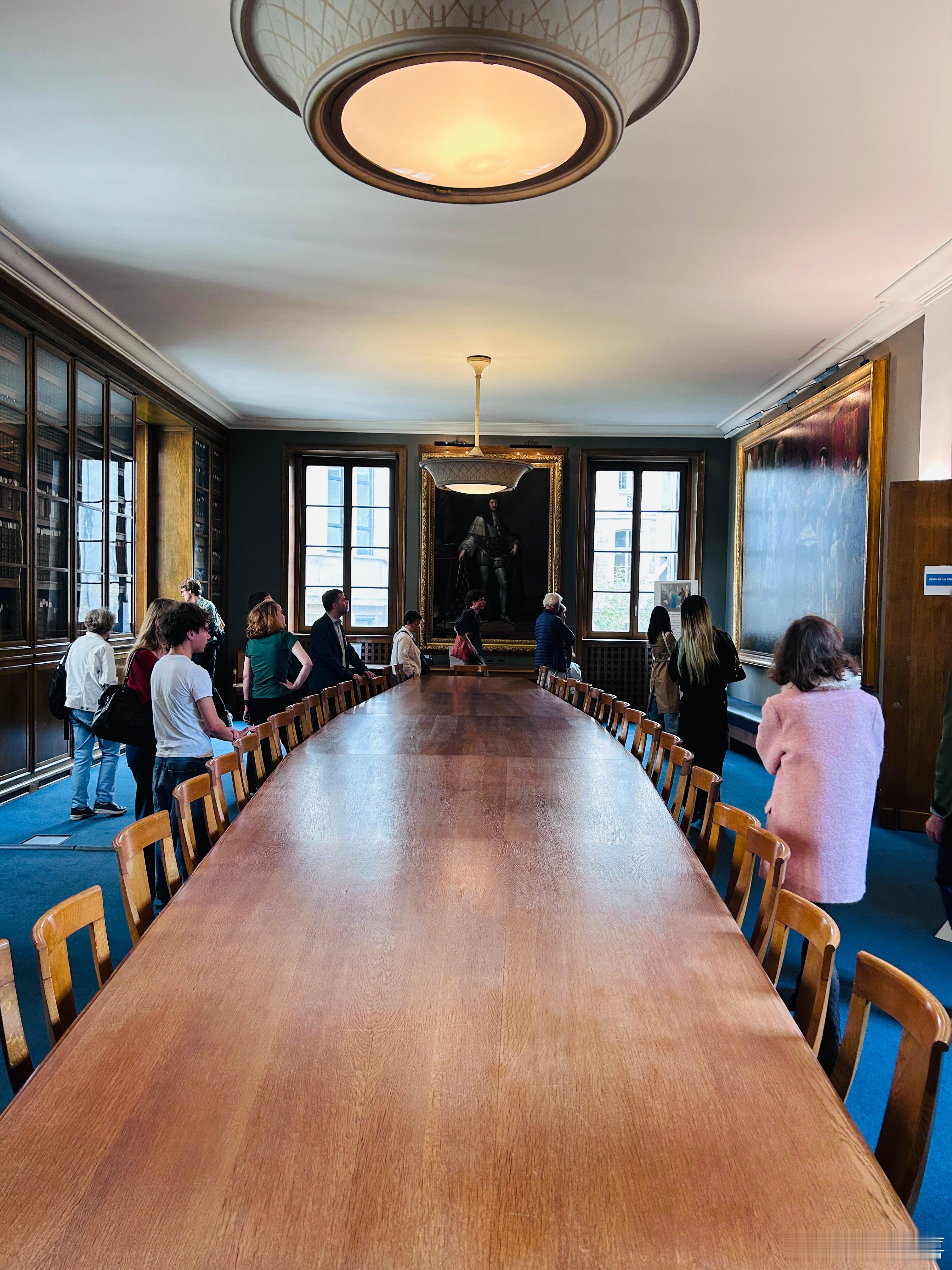 #法国[超话]#  欧洲文化遗产日之  法兰西公学院 （Collège de France）主校址：1530年，法国国王弗朗索瓦一世（François Ier）创立了 Collège des lecteurs royaux（皇家讲师学院），也就是今天法兰西公学院的前身。它与传统大学不同，最初的理念是让学者教授当时巴黎大学体系之外的一些重要学科，例如 ​