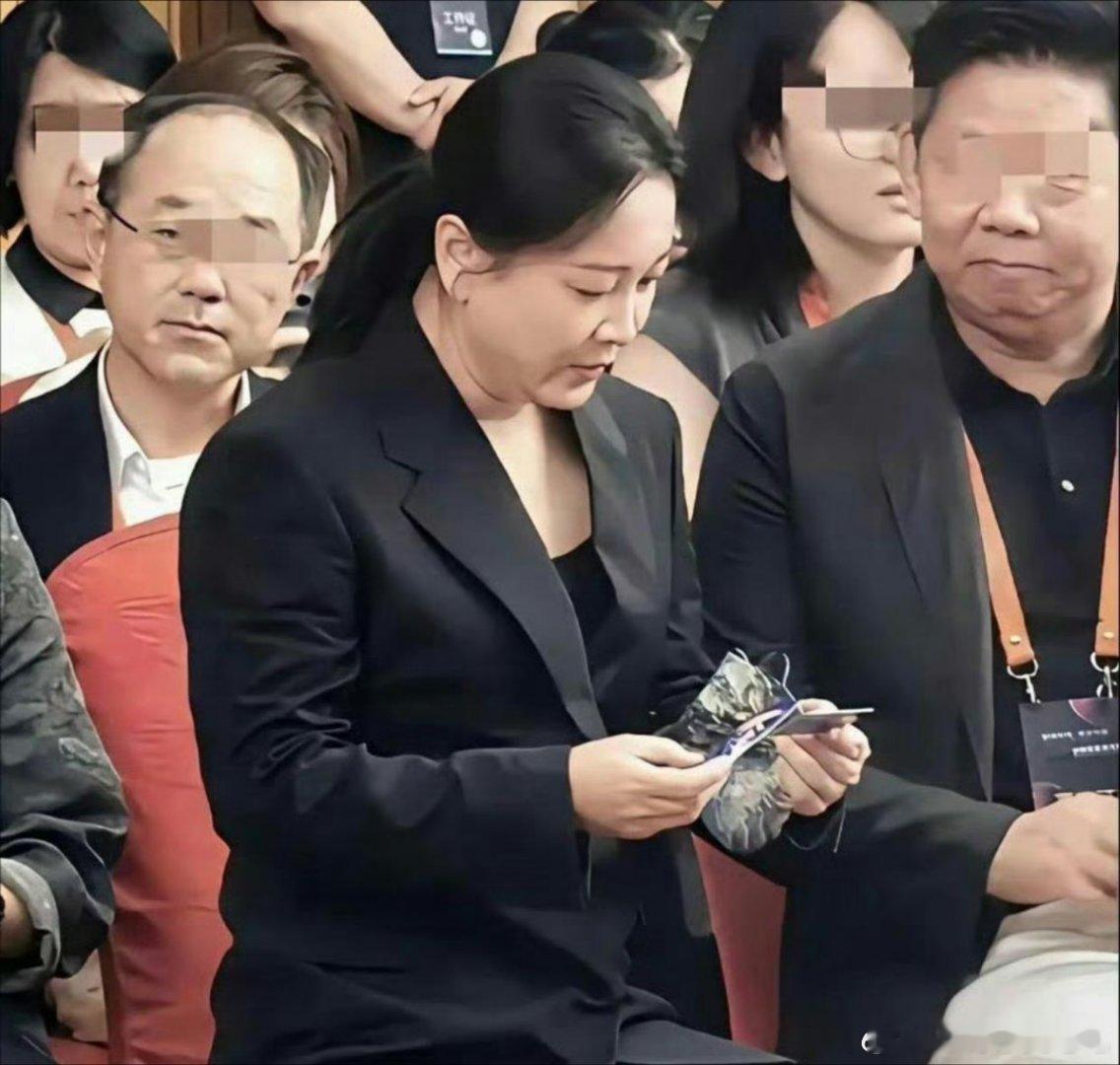 贾玲现在是‎胖回去了吗？还是说整个人更‍‌紧实‏更健康了‏‎﻿ ​​​？ ​